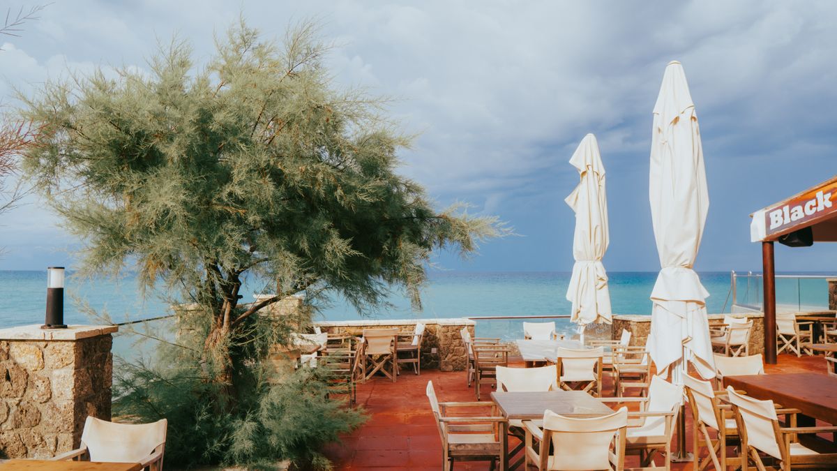 Plain daytime photo of a restaurant terrace